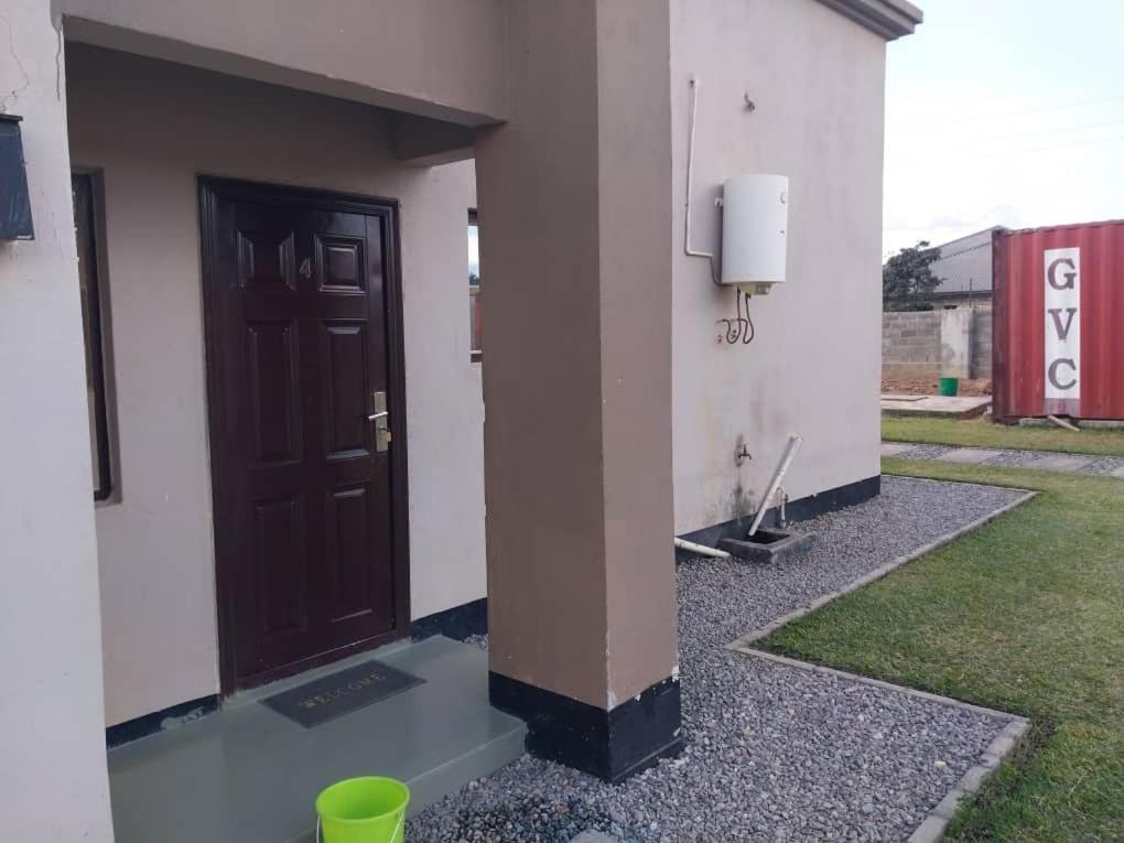 Emmrose Apartments Chingola Luaran gambar
